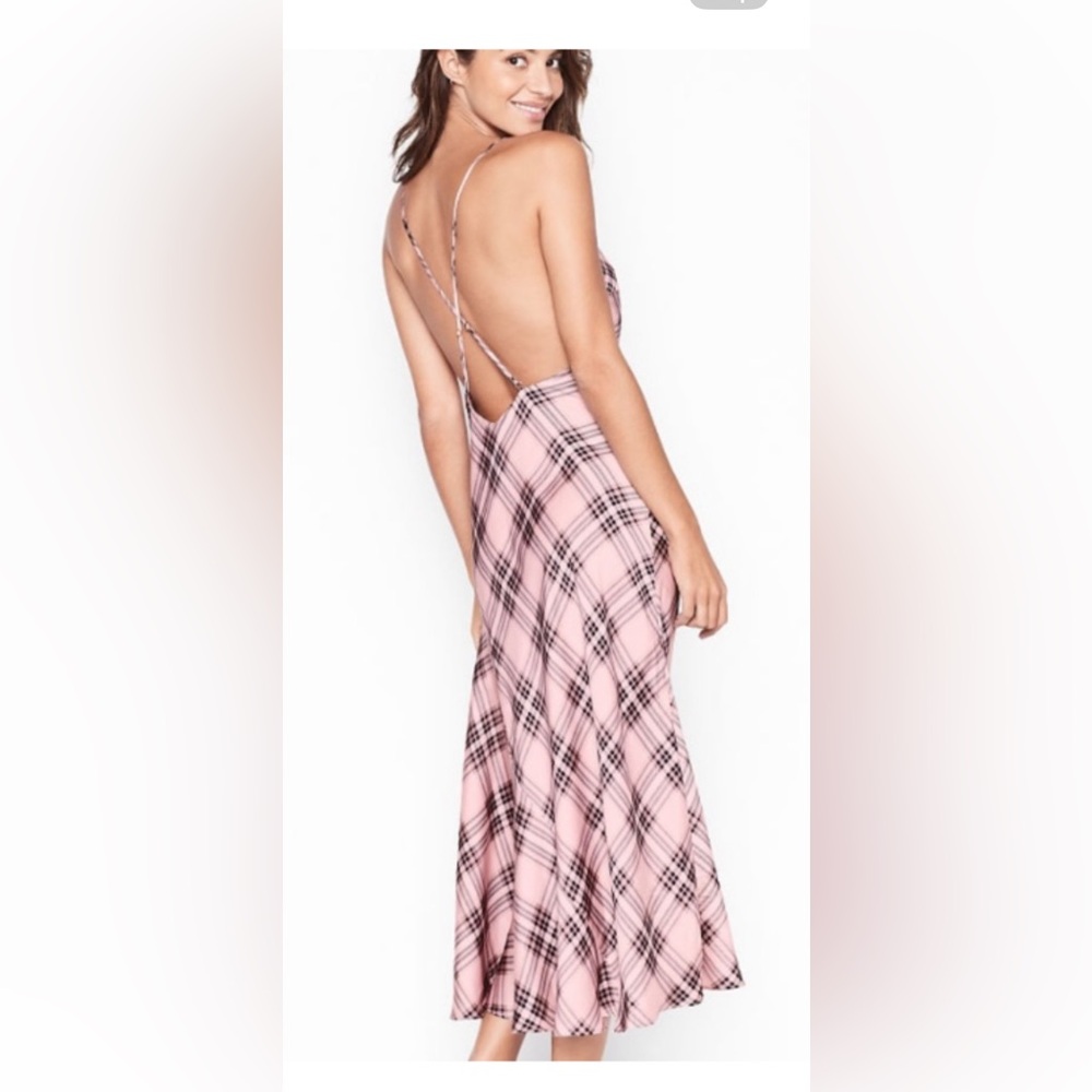 💘VICTORIAS SECRET Silky Slip & PINK
Set Long Pajama & Mug & Teddy🧸& Slippers - Picture 7 of 12